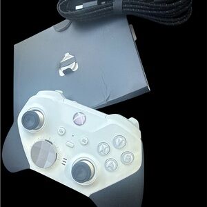 Xbox360 elite series brand new